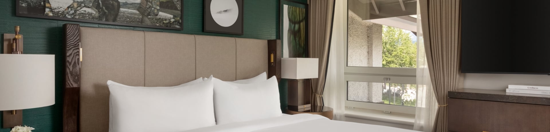 Gatehouse Suite King Bed