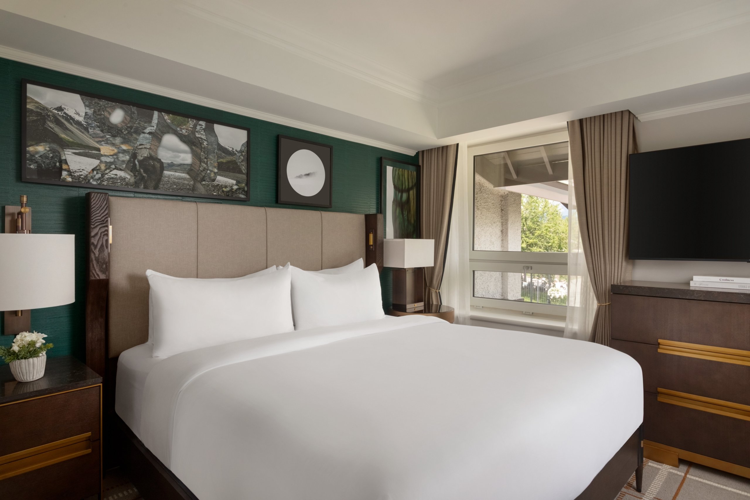 Gatehouse Suite King Bed