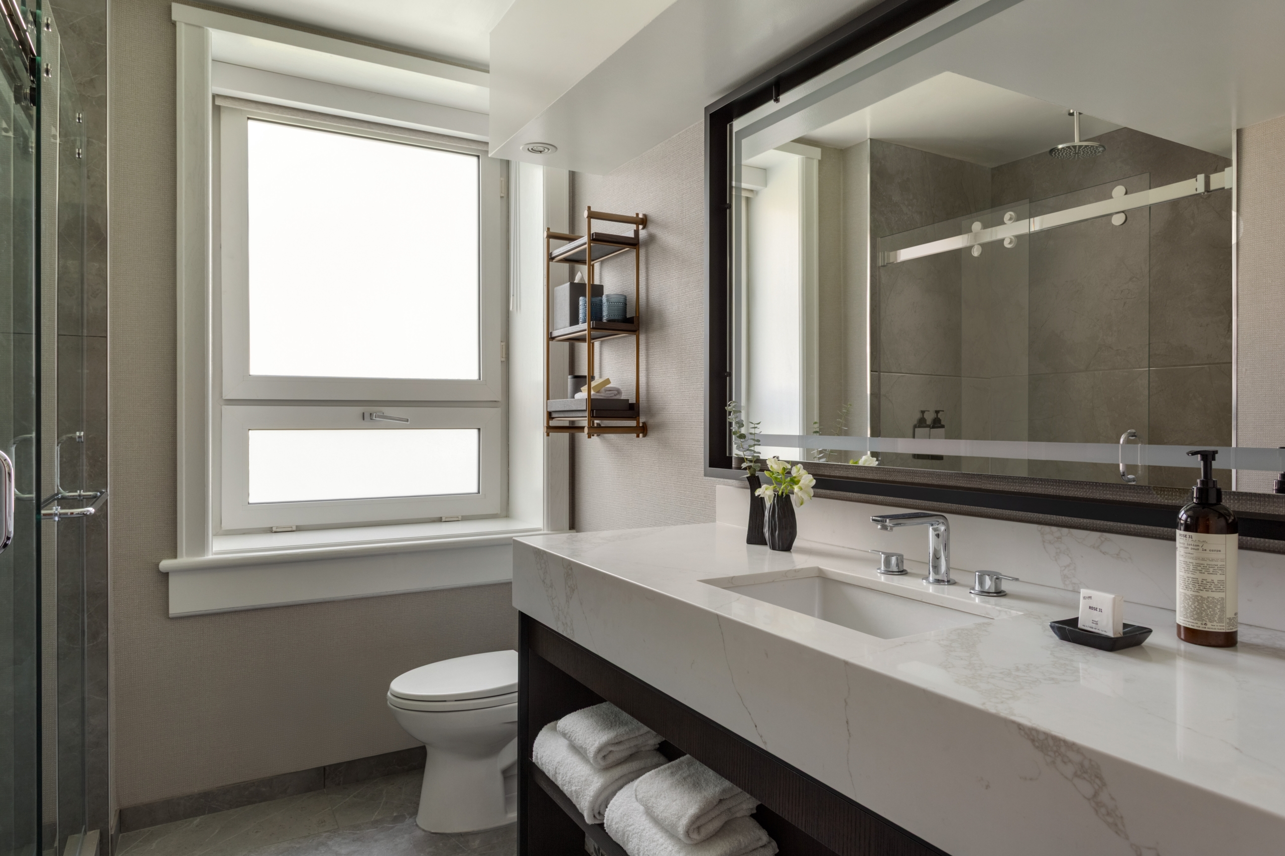 Gatehouse Suite Bathroom