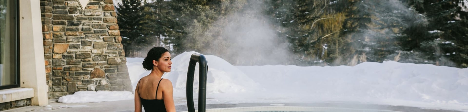 Fairmont Banff Springs - Fairmont Spa - Outdoor Hot Tub Winter