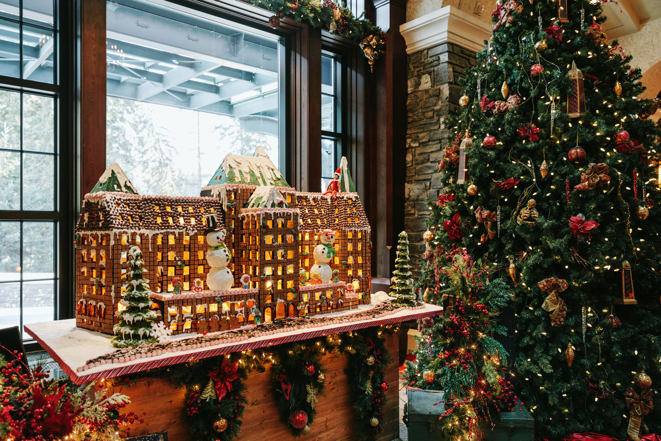 Gingerbread house in the shape of the Fairmont Banff Springs